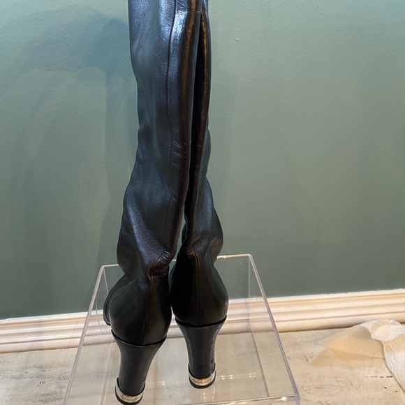 Dolce and Cabanna, leather women’s boots silver zip front and tips size 39 - Picture 4 of 6